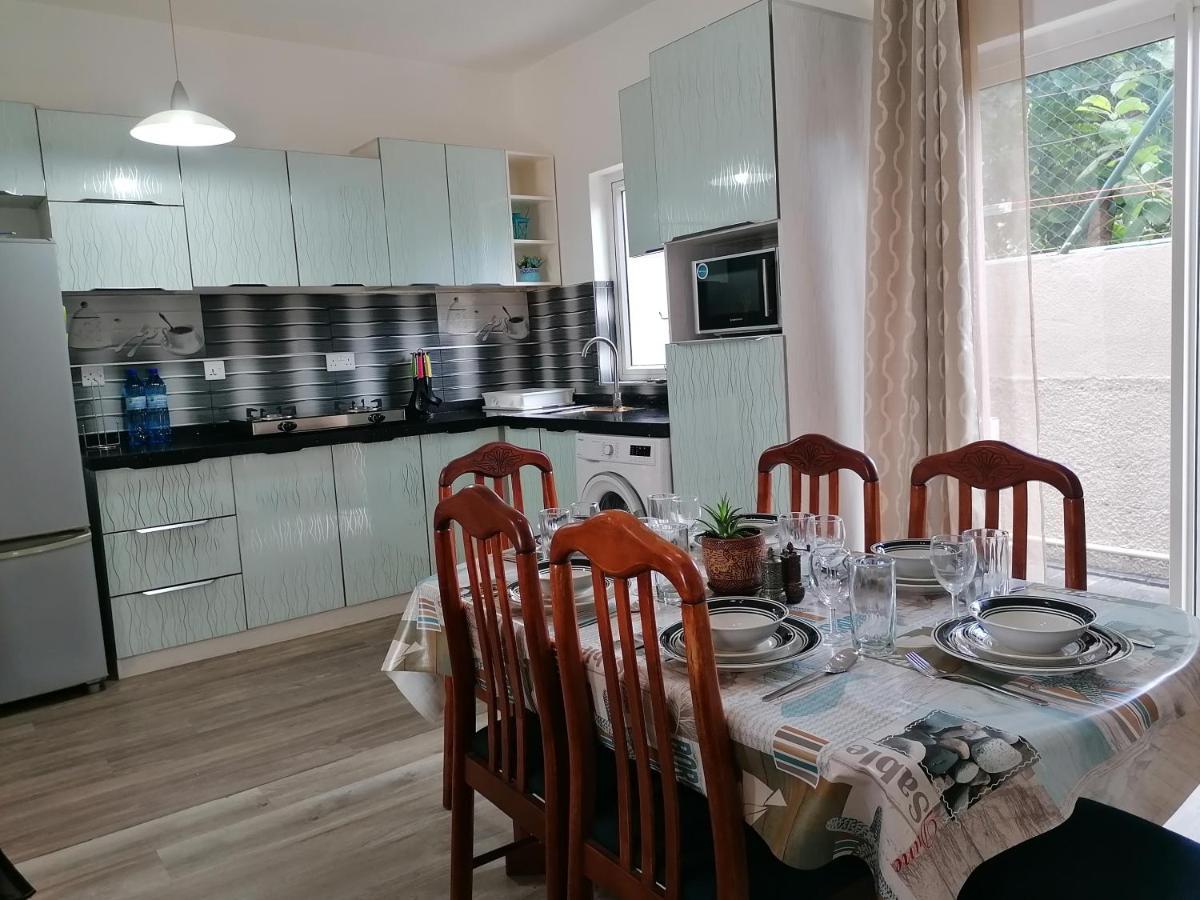 Montagu Apartment Flic-en-Flacq Екстериор снимка